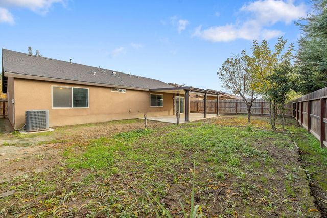 1641 N Virmargo Street, Visalia, CA 93292