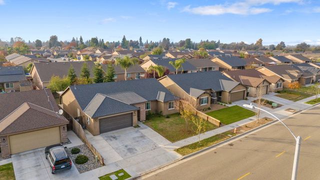 1641 N Virmargo Street, Visalia, CA 93292