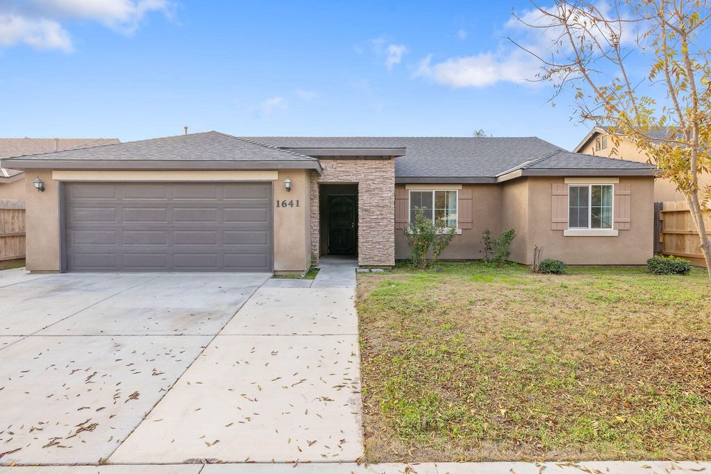 1641 N Virmargo Street, Visalia, CA 93292