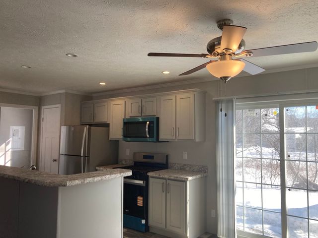 40 School Street, Canaan, NH 03741