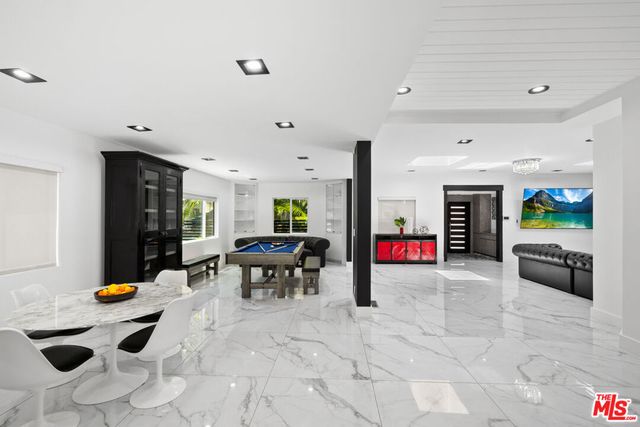 1750 N Beverly Glen Boulevard, Los Angeles, CA 90077