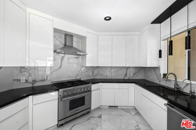 1750 N Beverly Glen Boulevard, Los Angeles, CA 90077