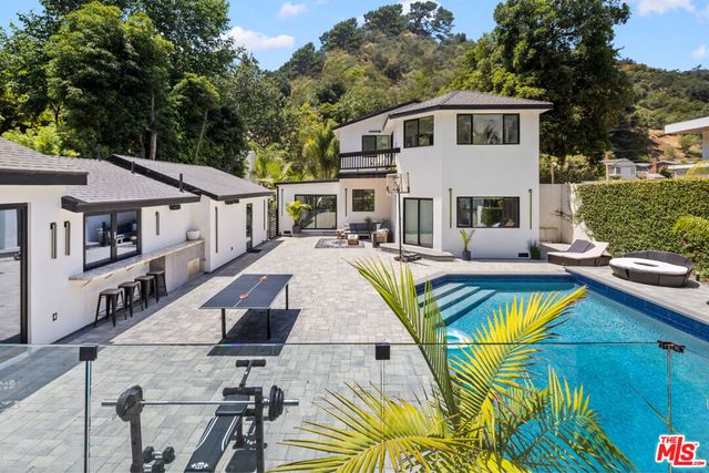 1750 N Beverly Glen Boulevard, Los Angeles, CA 90077