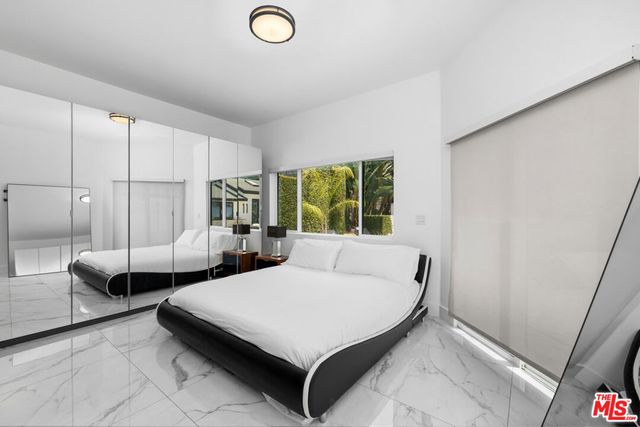 1750 N Beverly Glen Boulevard, Los Angeles, CA 90077