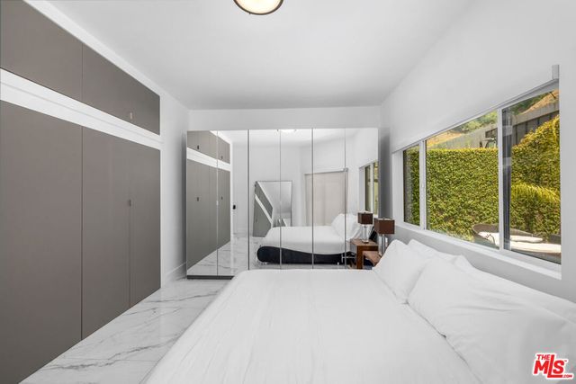 1750 N Beverly Glen Boulevard, Los Angeles, CA 90077