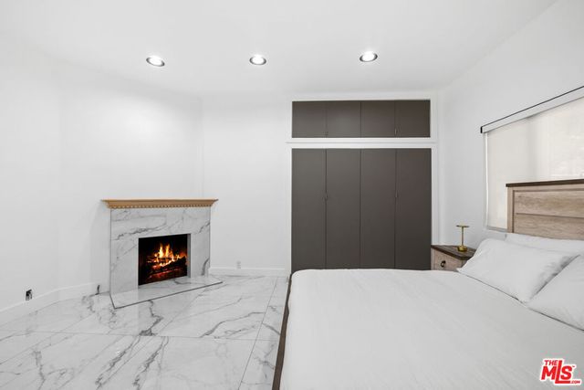 1750 N Beverly Glen Boulevard, Los Angeles, CA 90077