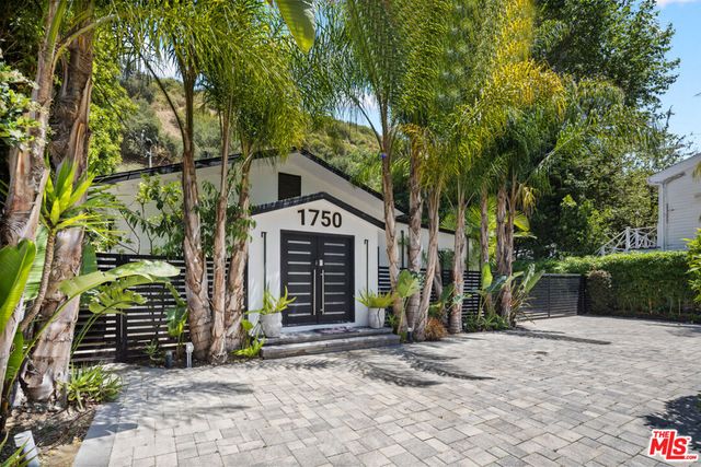 1750 N Beverly Glen Boulevard, Los Angeles, CA 90077