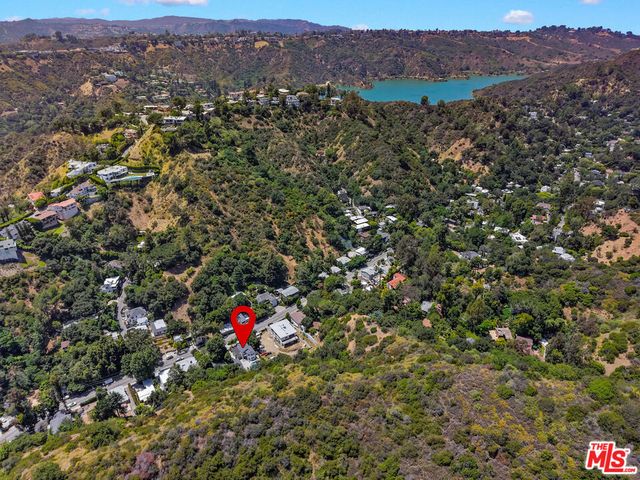 1750 N Beverly Glen Boulevard, Los Angeles, CA 90077