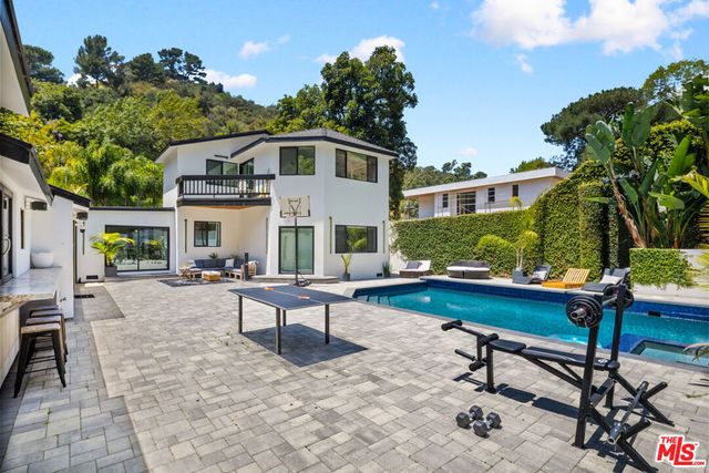 1750 N Beverly Glen Boulevard, Los Angeles, CA 90077