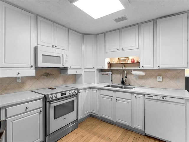 917 Curry Cir, Conyers, GA 30094