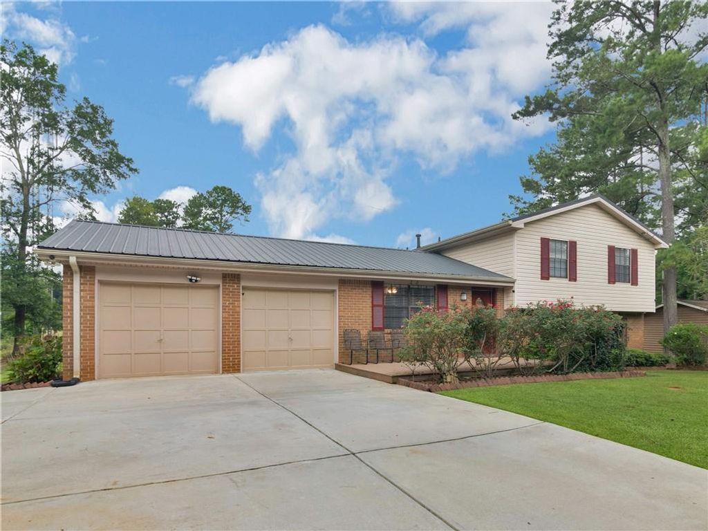 917 Curry Cir, Conyers, GA 30094