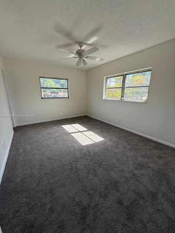 7200 NW 4th Place 201, Margate, FL 33063