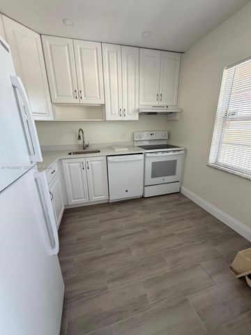 7200 NW 4th Place 201, Margate, FL 33063
