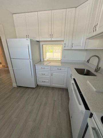 7200 NW 4th Place 201, Margate, FL 33063