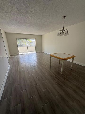 7200 NW 4th Place 201, Margate, FL 33063