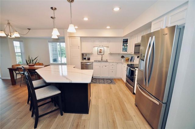2651 NW Barry Road 218, Kansas City, MO 64154