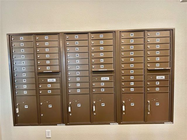 2651 NW Barry Road 218, Kansas City, MO 64154