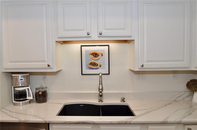 2651 NW Barry Road 218, Kansas City, MO 64154