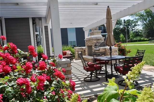 2651 NW Barry Road 218, Kansas City, MO 64154