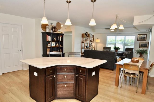 2651 NW Barry Road 218, Kansas City, MO 64154