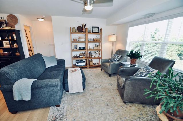 2651 NW Barry Road 218, Kansas City, MO 64154