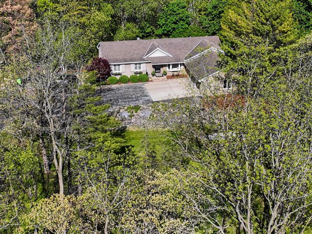 4935 Buena Park ROAD, Waterford, WI 53185