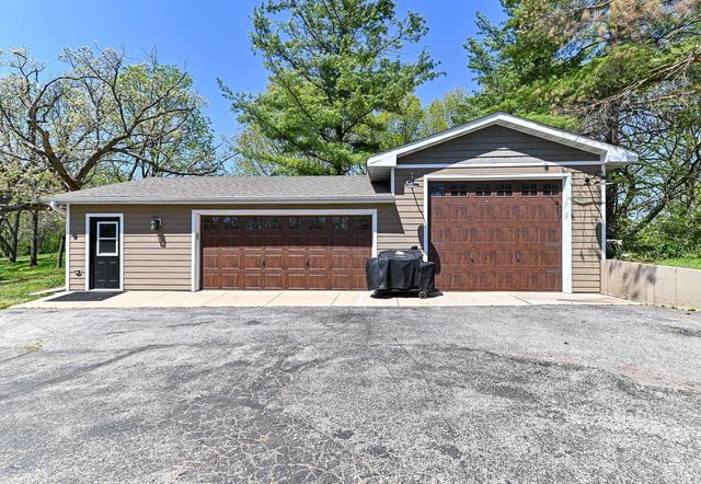 4935 Buena Park ROAD, Waterford, WI 53185