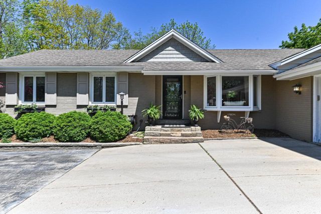 4935 Buena Park ROAD, Waterford, WI 53185