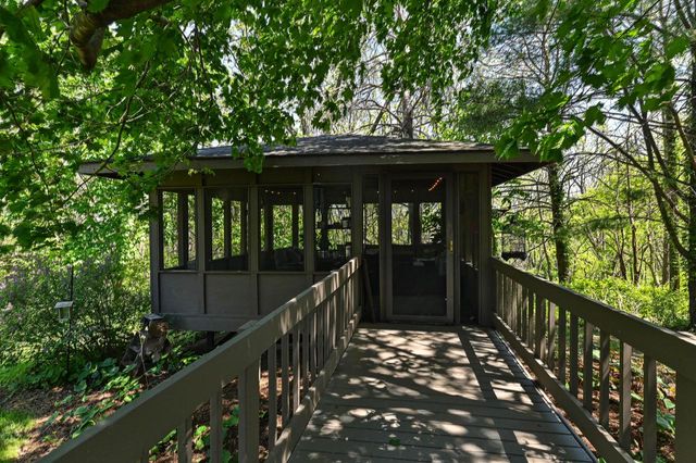 4935 Buena Park ROAD, Waterford, WI 53185