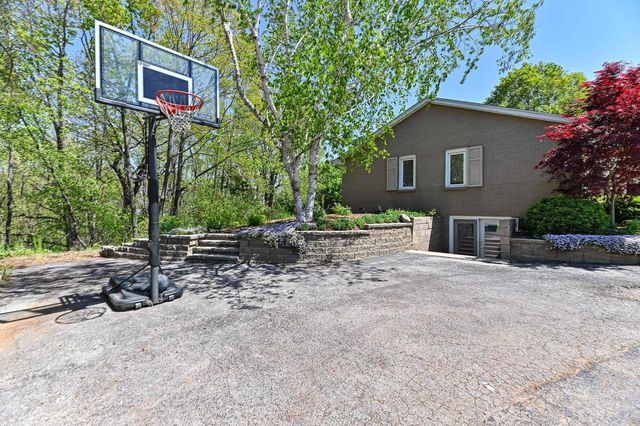 4935 Buena Park ROAD, Waterford, WI 53185