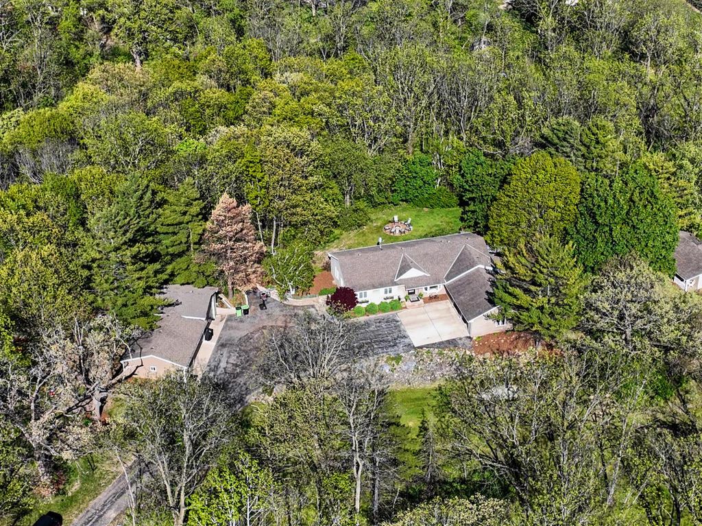 4935 Buena Park ROAD, Waterford, WI 53185