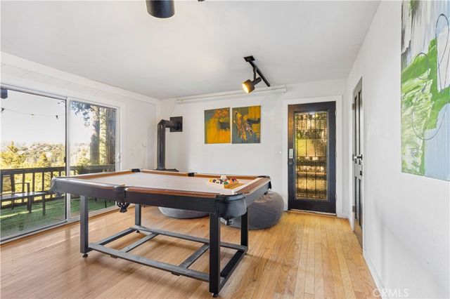 24556 Geneva Drive, Crestline, CA 92325