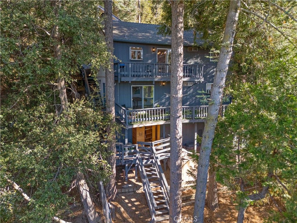 24556 Geneva Drive, Crestline, CA 92325