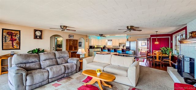 92 Lochview Lane, Canadian, OK 74425