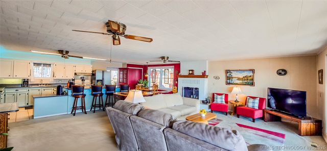 92 Lochview Lane, Canadian, OK 74425