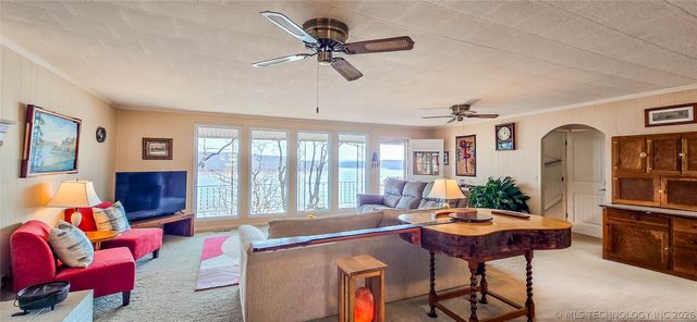 92 Lochview Lane, Canadian, OK 74425