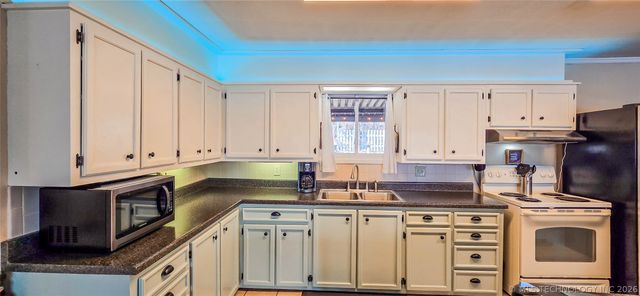 92 Lochview Lane, Canadian, OK 74425