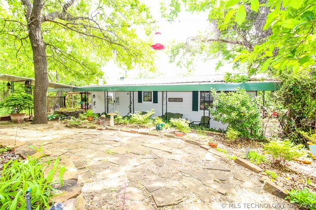 92 Lochview Lane, Canadian, OK 74425