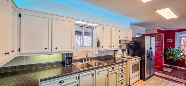 92 Lochview Lane, Canadian, OK 74425