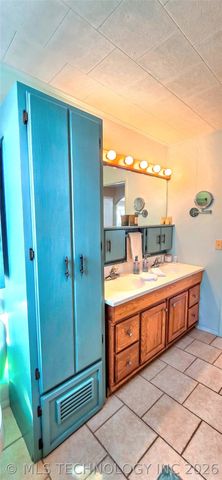 92 Lochview Lane, Canadian, OK 74425