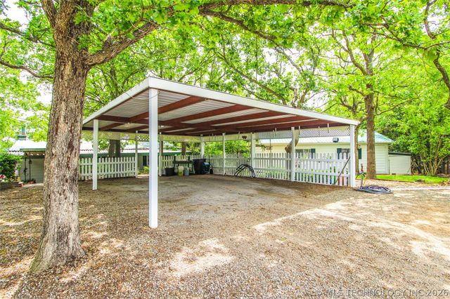 92 Lochview Lane, Canadian, OK 74425