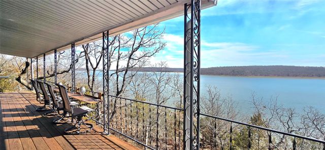 92 Lochview Lane, Canadian, OK 74425