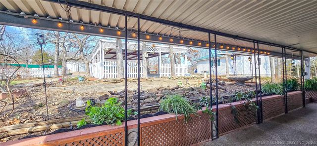 92 Lochview Lane, Canadian, OK 74425