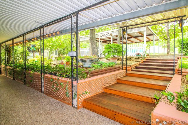 92 Lochview Lane, Canadian, OK 74425