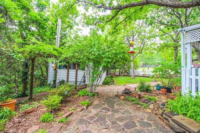 92 Lochview Lane, Canadian, OK 74425