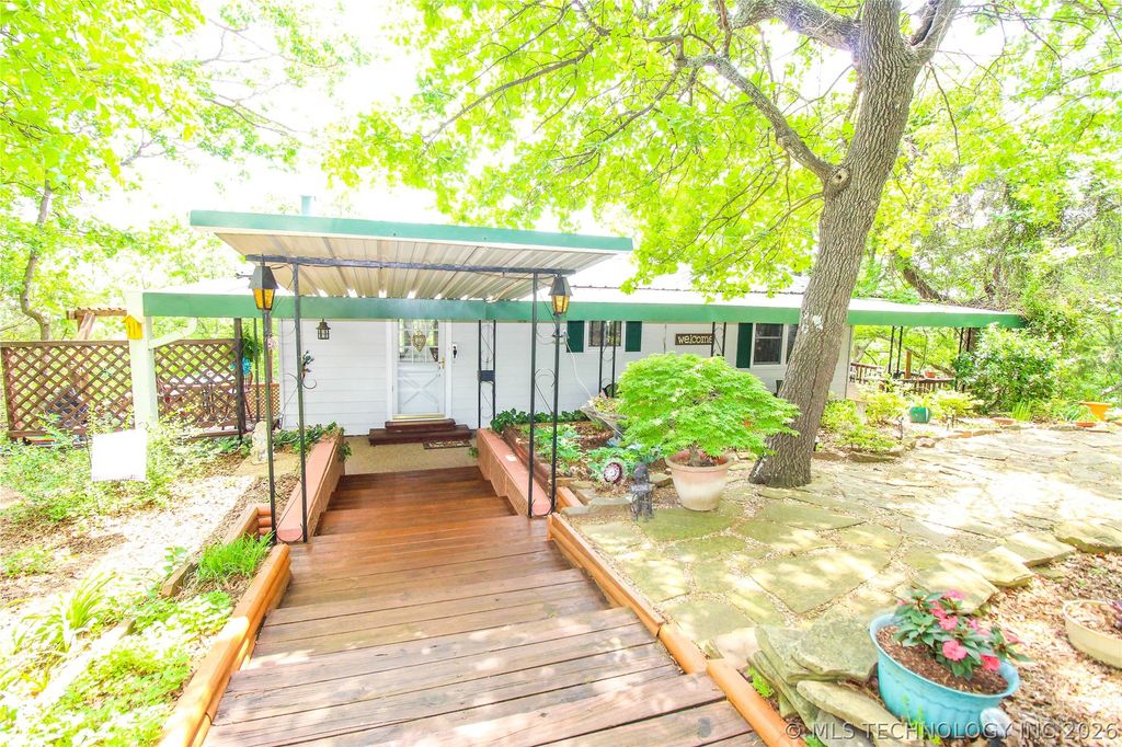 92 Lochview Lane, Canadian, OK 74425