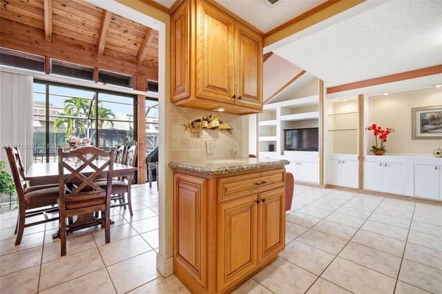 12399 NW 11th St, Pembroke Pines, FL 33026