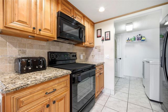 12399 NW 11th St, Pembroke Pines, FL 33026