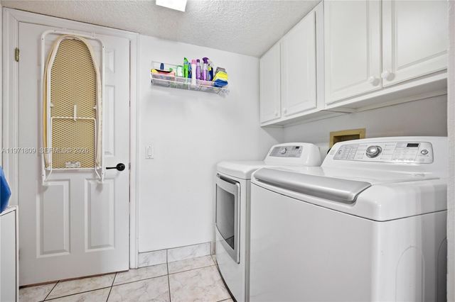 12399 NW 11th St, Pembroke Pines, FL 33026