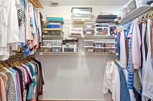 12399 NW 11th St, Pembroke Pines, FL 33026